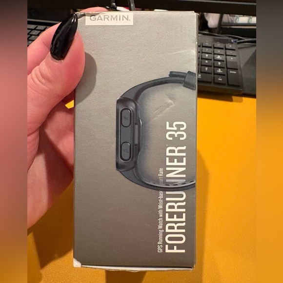 Garmin Forerunner 35 Smartwatch Heart Rate Monitor - Picture 4 of 6